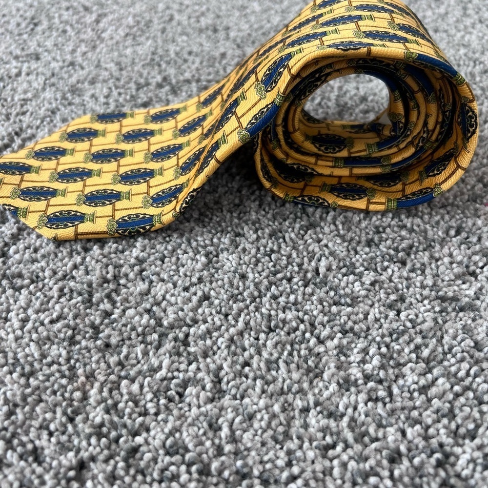 Vintage Paul Fredrick Yellow  100% Italian Silk Neck Tie Hand Tailored USA Made - Picture 2 of 7